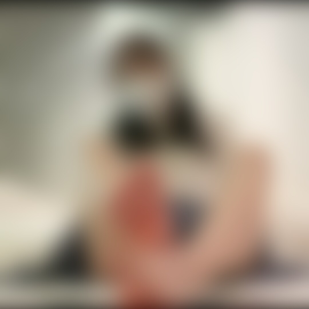 Yuina/20 years old/Hairdresser Assistant✂️
footjob on dildo.
Foot size: 22cm (2/2)