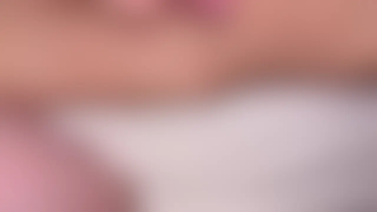 彼氏はお腹に出して俺は顔射した sample 1