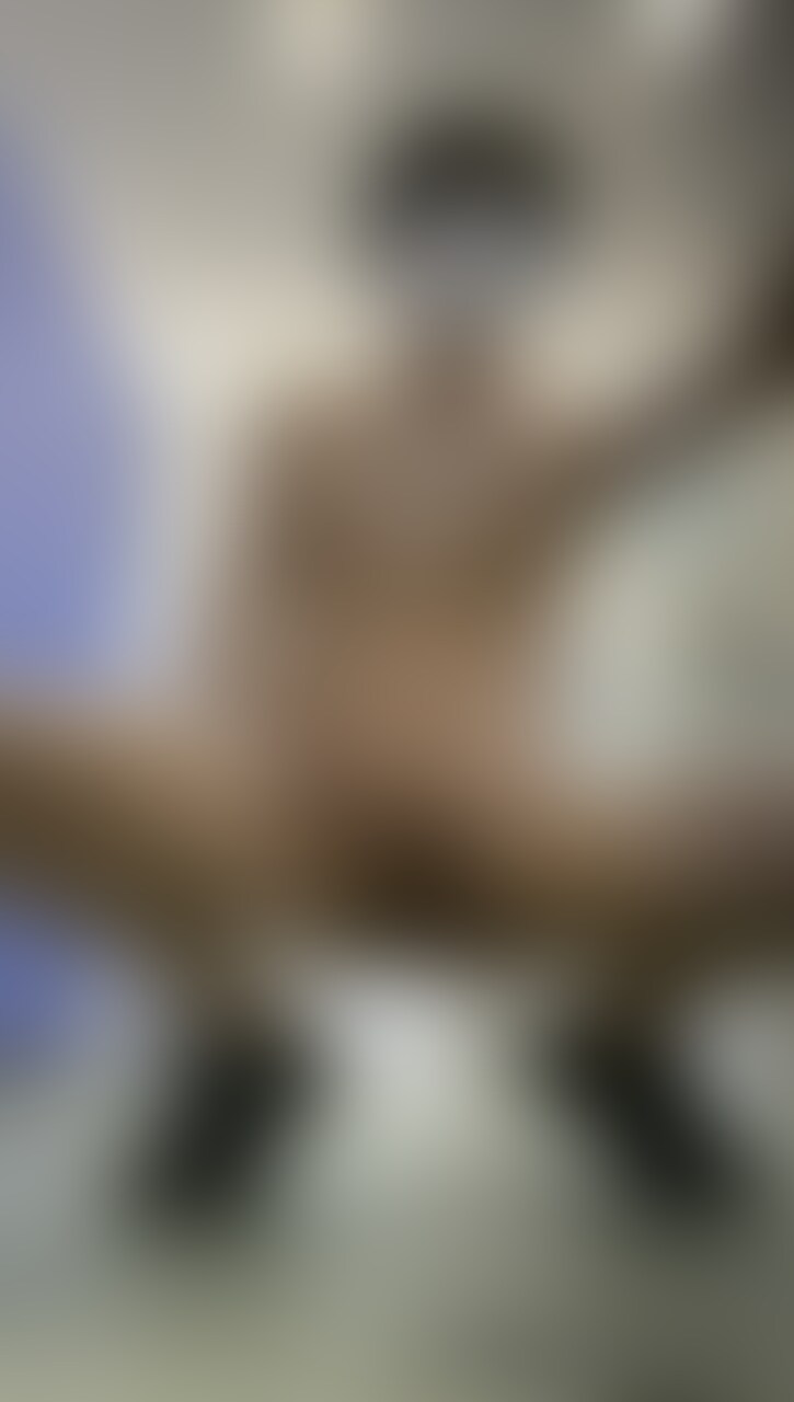 公衆ト◯レでド変態おなにーしてきた sample 1