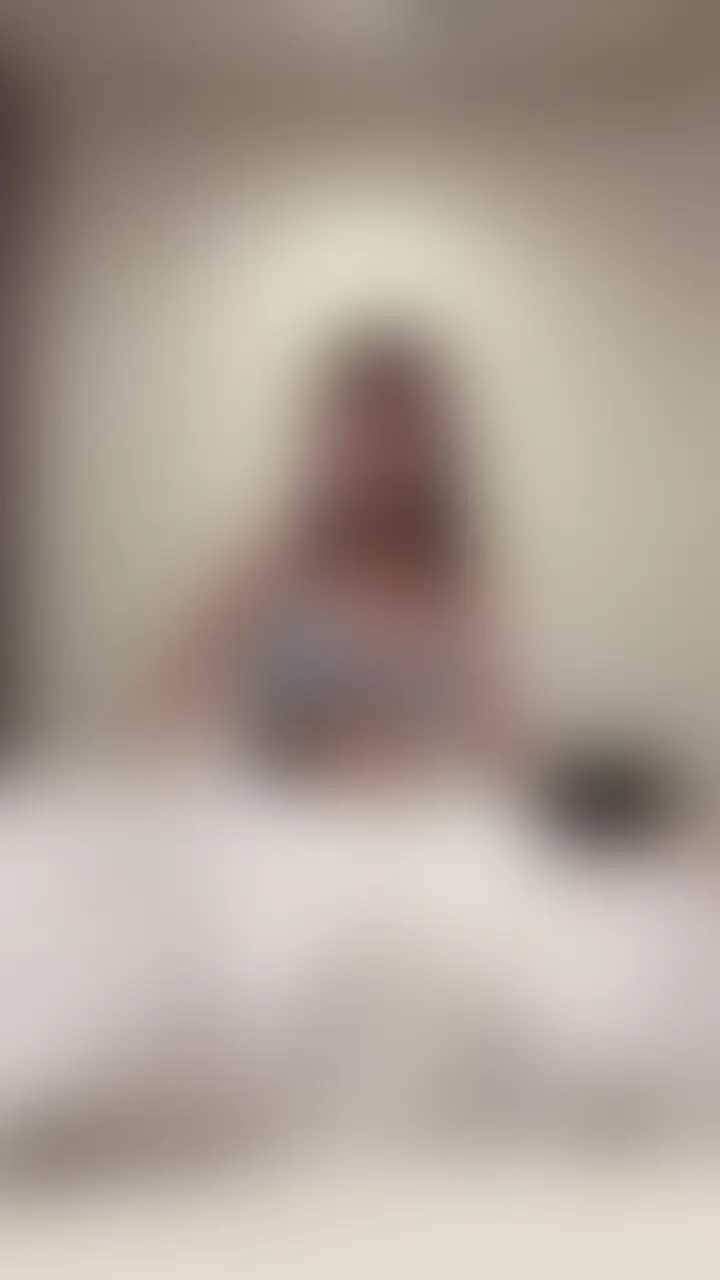 足と手と…ᥫᩣ  ̖́-

🩷いいねを押して応援してねᥫᩣ  ̖́-

足と手と…ᥫᩣ  ̖́-

ニーハイはいて
足でいじいじしてみたけど…
難しい🤨

やっぱり手でしこしこ笑
してあげて

最後は…\(//∇//)\
人によって味違うってほんとなのかな？


凛華の事、気になったひとは
ご覧いただけたら嬉しいです🙌🏻︎‪💕

応援隊のみんなにお願い⤵︎
リクあったらコメントしてね！
Ｘのシェア応援もしてほしい (2/2)