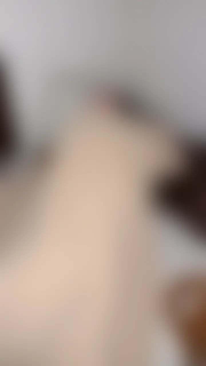 主人にセックスを拒否されてしまったので、真横でオナニーしました😢
誰か慰めてください💦ファンの方とか私のこと好きになってくれた人にだけ抱かれたいです… (2/2)