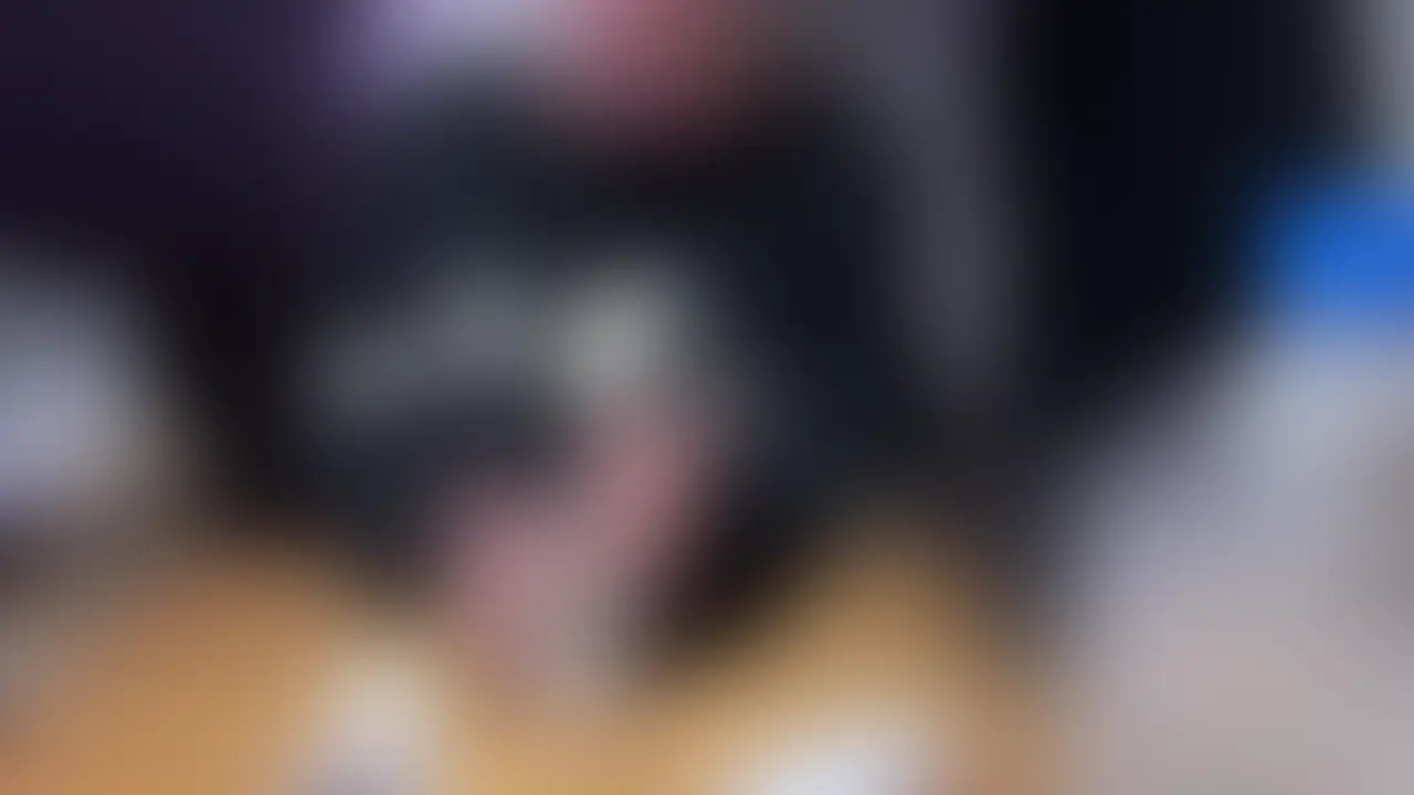 【中出し】アフピル飲ませて彼氏持ち19歳JDの人生初中出し奪ってきました

この子彼氏持ちなんですけど、初めてのセックスが今の彼氏のみで浮気どころか異性と遊んだこともないピュアすぎる子が遊びきてくれました。
ダメもとで「アフピルあるから中出ししても良い？」って聞いたら「やってみたいです」と言ってきたので遠慮なくこの子の人生初生挿入&中出し奪ってます。

脱がせたらDカップおっぱいがめっちゃ綺麗な形しててこの子に今から中出しし放題って考えたら興奮やばかったです。
色んな体位で楽しんで最後は正常位で膣奥に思いっきり精子流し込んであげました。

毎回ゴムつけてる彼氏には申し訳ないんですけど、ほんとこの子の生膣汚すの最高でした。
大学卒業したら結婚しようねとか言われてるらしいんですけど、僕だったら初対面の男にアフピル飲まされて種付けされてハメ撮りもされて、それを全世界に公開されてる彼女を奥さんにするなんて絶対嫌です笑 (2/2)