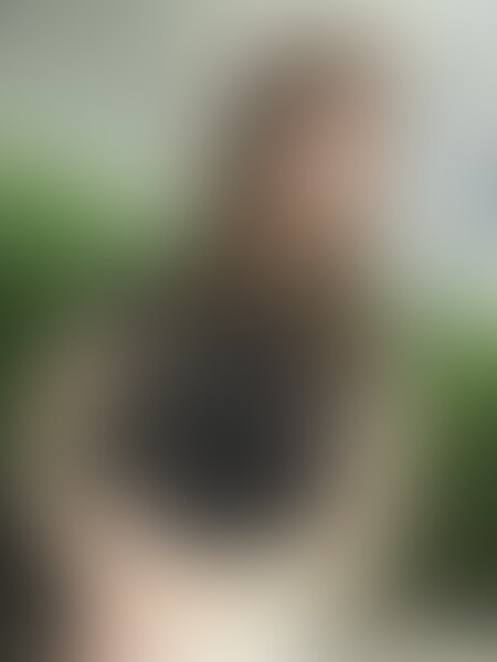 しおりちゃん／21歳

職業：女子大生
立ちんぼ歴：1年
お金の使い道：メン地下

大学に通いながらガールズバーで働いててもお金が足りない！
ホストのために身体を売る、しおりちゃんもそんな女の子の1人。
今が楽しければいいのかな…。最近色々考えさせられます。
買っといてなんだけどw
清楚で愛想も良い、お尻も安産型のデカ尻。
お嫁さんにしたいタイプの美女です！ (2/2)