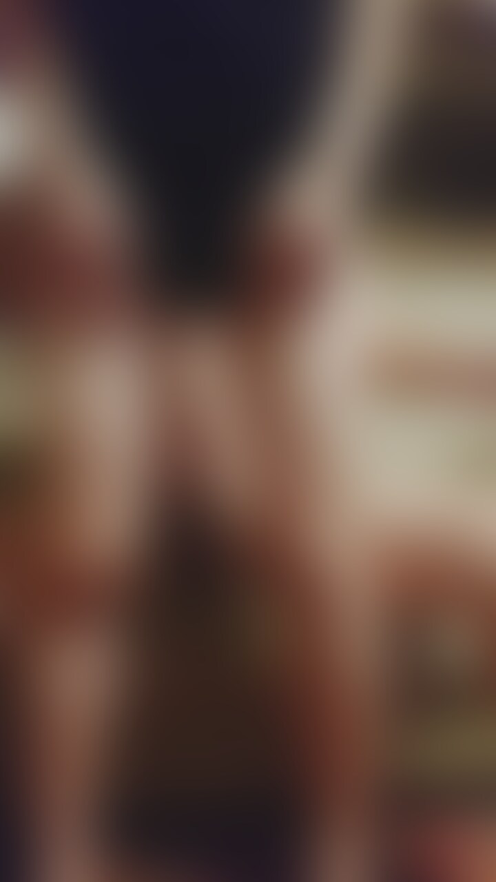 妻ちゃんの寝取られ実況中継動画⑦
3回戦目の後半です。
若干妻ちゃんの顔映っちゃってますが、そこだけ忘れてください🙏
(細かい編集がめんどくさい)
この単独さんわかってるわ。
どんなシチュエーションが好きなのか、しっかり説明しておいてよかった。
バックしながら自撮りさせるのも素晴らしいし、
巨根で対面座位しながら接合部を映すのもかなりいい。
そして途中から妻ちゃんのマンコが濡れすぎてぐちょぐちょピチャピチャいい始めるのがたまらなくエロい。
妻ちゃんも満足だし、自分も満足でした😋
ただ、全部生ハメ中出しはちょっと妻ちゃんに小一時間問い詰めたい笑 (2/2)