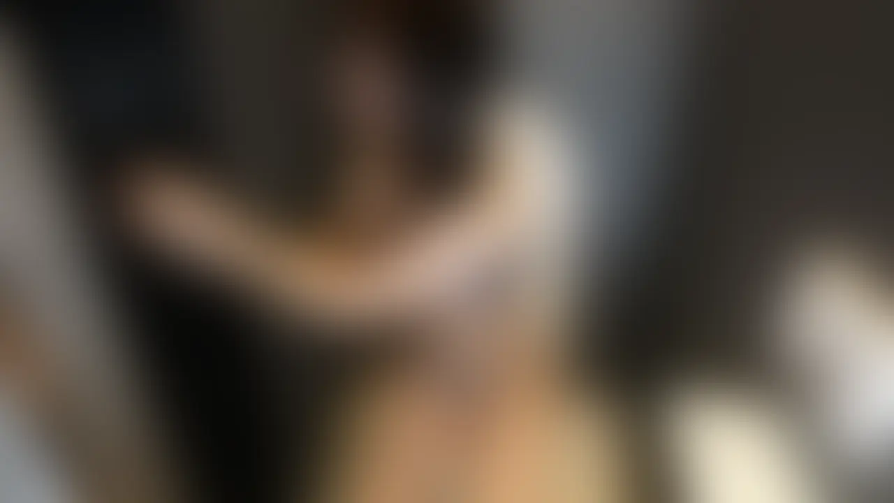 本アカウント前身の「雑魚マゾで遊ぶ痴女」を企画していた痴女「舞乃(まの)さん」にトイレ、ソファ、テーブル、ベッドいろんなところで痴女責めされました。
トイレではおしっこ後のお掃除クンニを命じられたあと、生挿入で膣内男の潮吹きで搾り取られました。
その後ソファとテーブルで向かい合わせになってオナニー見せ合い、素股、正常位/騎乗位SEX. .
ベッドではおっぱいをちゅぱちゅぱ吸わせていただきながら手コキ、69、からの騎乗位で
「出してごらん?」と何度も煽られながら、生中出しさせられました。。
✿━━━━━━━━━━
⚠単品購入につきまして、購入数が多い人気作品は徐々にお値段も上がる可能性がありますので、気になるコンテンツはぜひお早めにお買い求めください! (2/2)