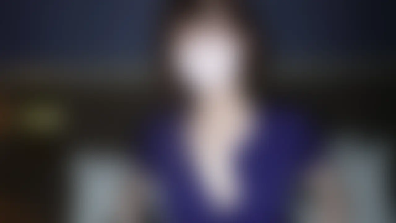初めてエッグテンガを両手に付けて今回は快楽へ笑
エッグテンガは過去にも使ったことあるけど、裏返しにして使うと女の子でも気持ちいい🥺
両手に付けて、まずは乳首愛撫
エッグテンガのヒダヒダがローションと相まって、乳首攻めると程よい刺激が気持ちいい
そして下の方に手をやると…
乳首の愛撫で下が湿っぽいのがわかる🥺
今回はエッグテンガなので片方の手は乳首を
片方の手はクリを。
普通にクリを手で攻めるよりエッグテンガで攻めた方が100倍気持ちいい。
ローションで滑るからクリにヒダヒダがたくさん当たって…
最後は乳首とクリでイきました…
たまにはこういうおもちゃもいいなぁ🤔
クリが気持ちよくなるおもちゃとか大好きなのかもしれない🤔 (2/2)