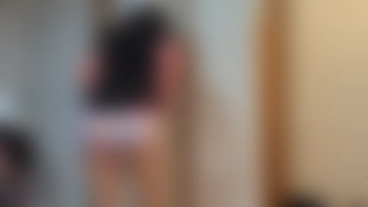 雑談してもらいながらおならをしてもらいました。
なんかこの娘たちみんな無邪気で、それこそこの衣装相応の娘を撮ってるみたいに感じちゃって背徳感ヤバかったですよ (2/2)