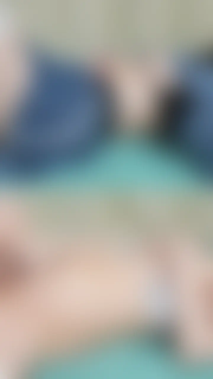 ねぇ早く入れてよ〜1人だけじゃ我慢できへん💕 (2/2)