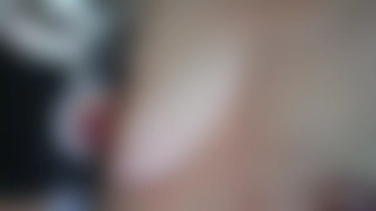 前回の撮影から3週間、riaちゃんのおっぱいがさらに進化しました。浮き出る血管すごい、、最近になってぼ乳量増えすぎて夜中に布団がビショ濡れになって目覚める様です。終始吸い続けても止まることを知らないダッチワイフ母乳製造ママと化したriaちゃんをご覧ください
最後は大量母乳スプラッシュ噴射です!! (2/2)