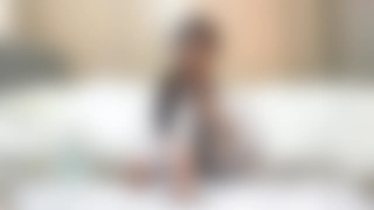 右上の「🩷いいね」と「保存」押してから動画見てくれると嬉しいです♡
=====================================
🐰ローション手コキ🐰

こんにちは、みらです🐰❣️
昨日、部屋で手コキ練習しましたよ。
あなたのおち◯ちんを想像しながらしたので、一緒にオナニーしてくれたら嬉しいです！ (2/2)