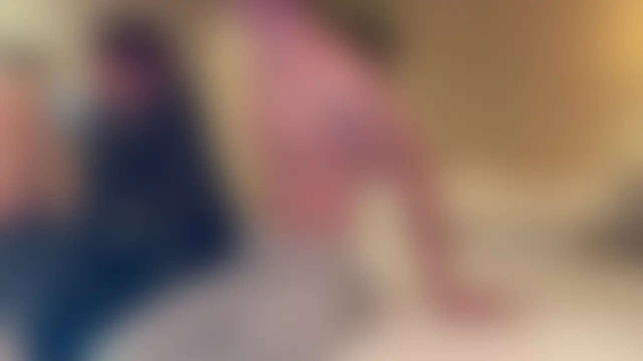 旦那さんからビデオ通話でデカチン兄弟に犯されてる嫁をリアルタイムでみたいと言われたので奥さんにきてもらいさた。。 (2/2)