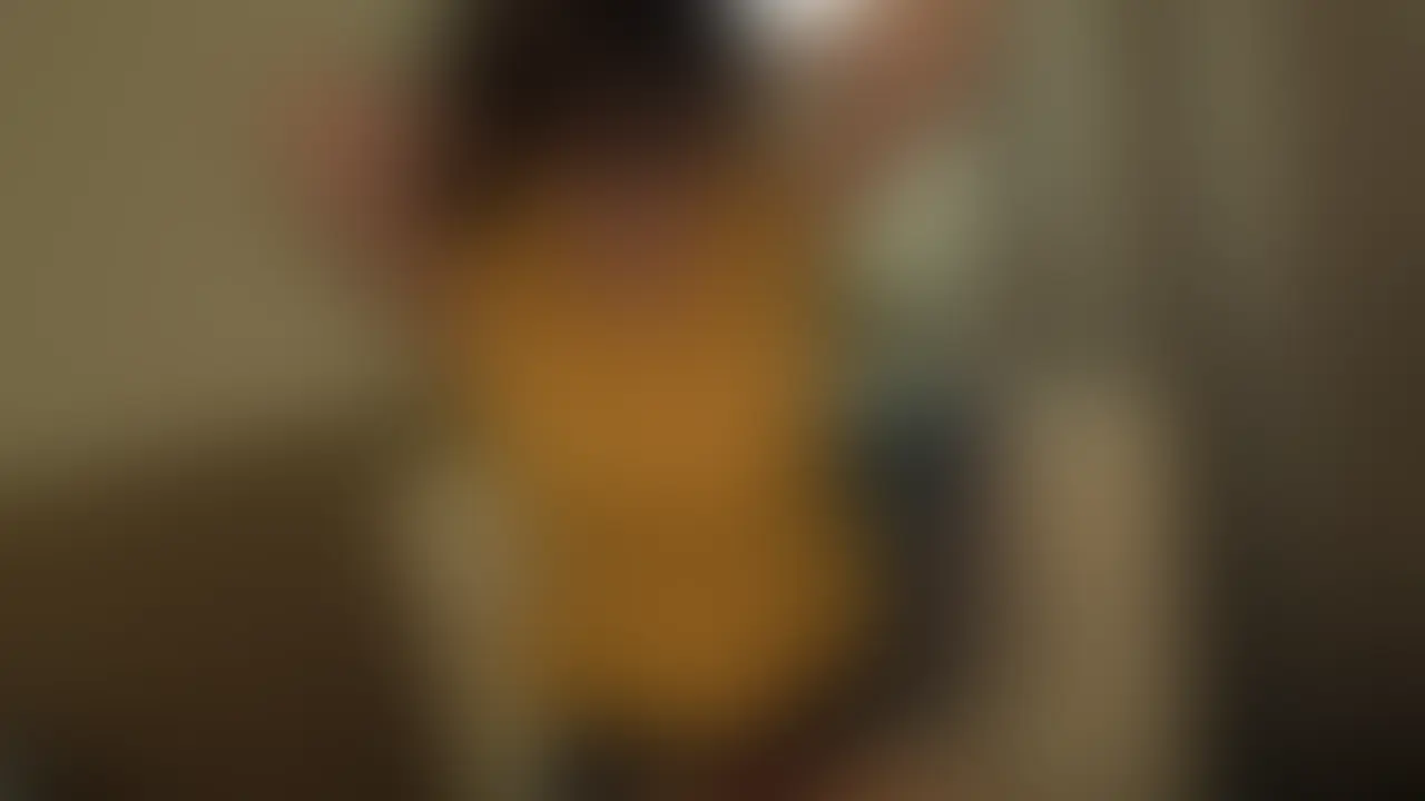 コンビニバイトで地元感あふれる元気な女の子のまいちゃん(20)とハメ撮りSEX!!
巨乳&美巨乳で、肌がめちゃキレイ。
笑顔かわいくて清楚なのにエロイ声のギャップw
下は無処理で濃いめの陰毛がエロイし、おまんこすぐびちゃびちゃになるH好きっぷり!
ご奉仕フェラもエロイし、初めてのパイズリがかわいすぎ(笑)。セフレやワンナイトも多くて開放的なまいちゃん
体もいい感じのボディでお尻デカいのも抱きたくなる。美乳揺れまくりで超シコれる本編をぜひお楽しみください! (2/2)