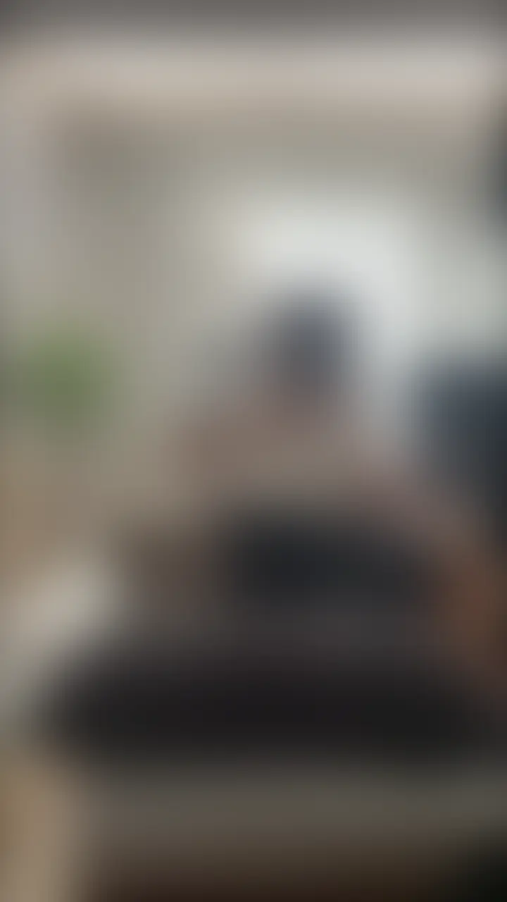 【本編完全顔出し】
SNSフォロワー万越えのグラビアやってるお姉さんとのプライベートエッチ🤫

誰か分かってもコメント欄に書かないでね🥺 (2/2)