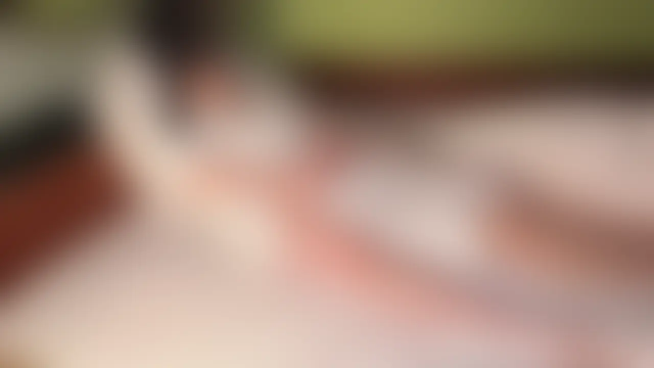 【イク感覚が分からない26才Dカップ弁護士との密会】
「これまでずっと本当の『イク』感覚が分からず、学生時代から10年付き合っている彼氏の早漏にもずっと我慢してきました」
『気持ちいい』はなんとなくわかるけど、クリや中でイク感覚は分からず、Xで出会った裏垢男子とも結局イクことはできなくて、毎日俺の動画を見ては自分を慰め続けてたけど、ついに我慢の限界を迎えて『会いたい』と連絡をくれました
オイルをたっぷり塗りたくった愛撫が始まると彼女の反応が一変
最初は理性で抑えていた喘ぎが、次第に抑えきれなくなり
『こんなの、初めて…』
イケなかったのが嘘のように、この動画でしか見られない限界を超えた濃密な絶頂を繰り返す高学歴美人弁護士の姿をじっくりお楽しみください!
彼女の劇的な変化と止まらない痙攣・絶頂イキの全てを完全収録
・26才
・弁護士
・Dカップ
・159cm45kg
・10年続く彼氏あり
最初は恥ずかしそうに声を殺していたのに快感の波が押し寄せるたびに大きな喘ぎ声に変わり、
ついには彼氏には絶対に言えなかったおねだりをしちゃって
『乳首…強く噛んでほしい…』
その瞬間から彼女の体は止まらなくなり、今まで味わったことのない快感に震え、外でも中でも連続でイキ狂いって痙攣が止まらなくなっちゃってます
最後にはビクビク身体を震わせながら、脳まで溶けるような脳イキまで到達してしまってるところも必見! (2/2)