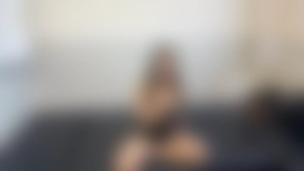 右上の【いいね❤︎】とブックマークして【コメント】で抽選でスペシャル動画当たります💕
いいねとかコメントいっぱいしてくれた方ファン企画に呼んでるから、コメントなんでもいいからしてねー💗
【騎乗位で大量ハメ潮・・】
こちらの動画はYouTubeの質問コーナーの続きの動画になります❤️
なのでYouTubeから見てもらえるともっと楽しめるかも🤭
りまが騎乗位でいっぱいハメ潮吹くのかを検証した動画になります♡
結果がこの動画です。笑笑
凄かったな🫣
セフの体もビチョビチョになっちゃった笑
やっぱりリマは騎乗位もすきやー💗💗
今度男性を仰向けで5人くらい並べてリマが順番で吹いてイクのもやってみたいかも🤭♡
顔面にかかっちゃうかもだけどね🤣💕
最後はバックで中出しされました💕💕 (2/2)