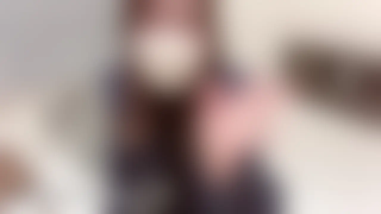 ※この動画に顔のぼかしは入っていません。
こんばんは🌙
アラサーぼっちOLのさおりです。
仕事中からずっとムラムラしてたので…🩷
帰宅後すぐやっちゃいました🥹💓
気持ち良すぎて出しちゃったよぉ💦💦 (2/2)
