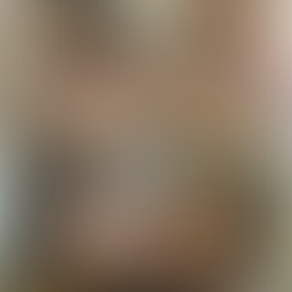 個撮)仲良し女子大●生!初めての恥ずかしダブルフェラ
バイト先も一緒の仲良し二人組です。
温泉は一緒に入ったことはあるそうです。じっくりと揉み比べ。
おっぱいの大きさも、乳首の形も対照的で興奮します。
友達のするフェラはどうですか?
大きな舌で唾液たっぷり舐めまわし、適度なバキュームを咥えたローリングピストン。
本気でイカしにかかる二人。激しいバキュームピストンと玉舐めのダブル責めで我慢ができず大量口内発射!
口から出る精子をじっと見つめるお友達。なぜか味見しています笑
二人の仲の良さがフェラチオを通じて伝わりました。 (2/2)