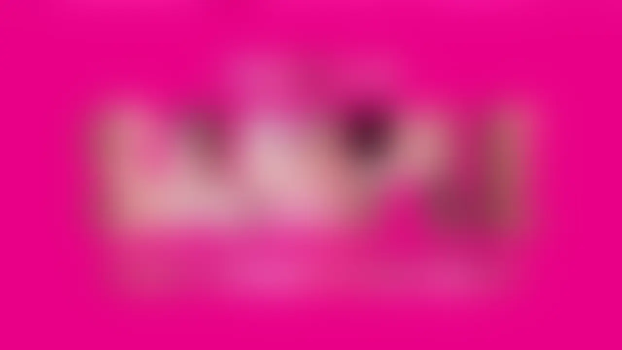 はじめに右側の「いいね♡＆保存♡」
を押して応援してもらえたら嬉しいです✨️✨️
 ―――――――――――――――――――――
電マでおなにーしてたら
だんだんむらむらしちゃって
オイルでもっと気持ちい気分になっちゃって

「ちょうだい💓」

最後はたっぷり中に大量のザーメンを💓

いいね&ブックマーク&コメント
をぜひください💓投稿の励みになります💪 (2/2)
