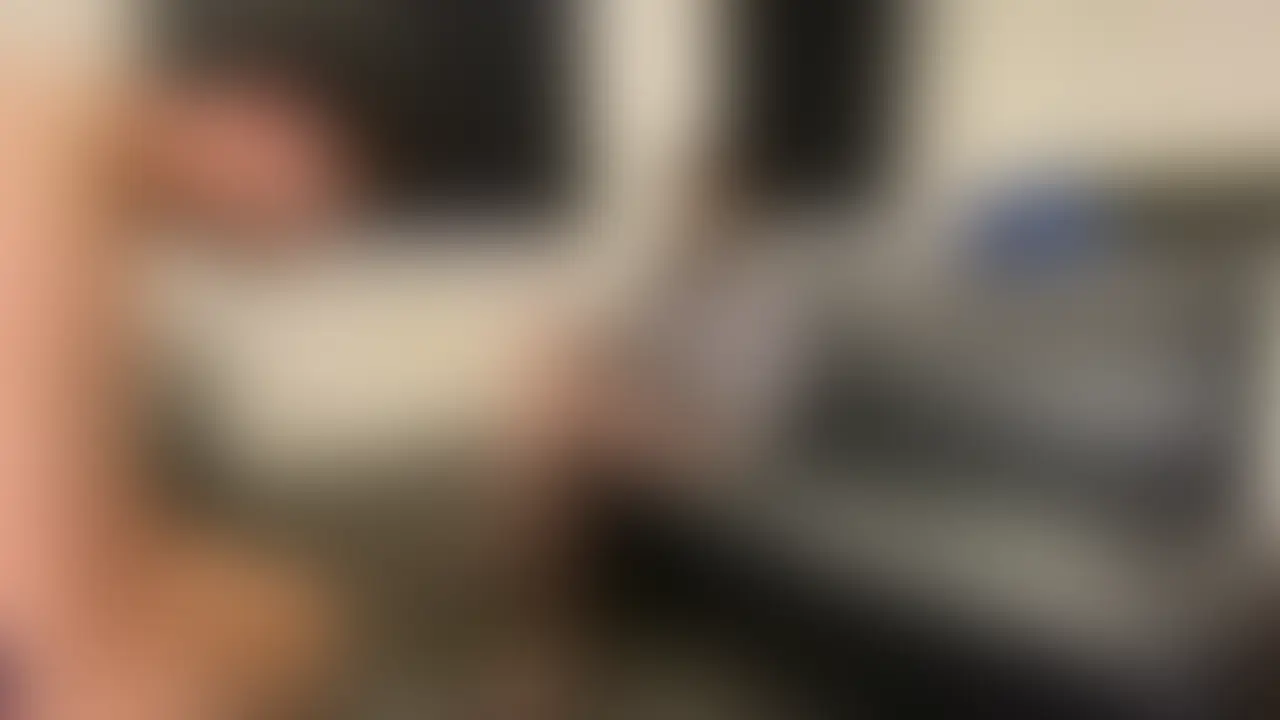 【痴女責め】手コキをじらされじらされ最後はみじめに足コキ練習台として射精➀ (2/2)