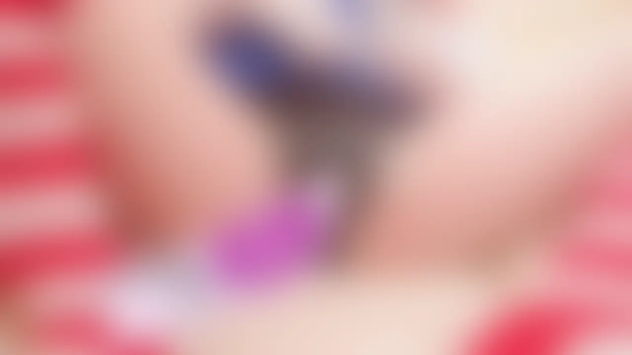CP12-PI02 濡れやすいと評判の撮影会レイヤーに真面目っこ魔法少女ちゃんコスさせてコスプレS〇X!!後編(1/5)
【作品紹介】
おち〇ぽ大好き超絶エロエロ撮影会レイヤーのののちゃん後編よ!!
とっても可愛くて反応が良くて楽しすぎて長時間作品になってしまったため、
前後半の2作品になっちゃった
是非前半も一緒に見てね
実は撮影終わっても普通にセックスを楽しんじゃった
余分な肉のない少〇のような肢体を一晩中可愛がってハメまくってたわ
購入者にはミニ動画をプレゼント企画があるので是非購入して最後まで見てね
本作では大人気作品fa〇eから派生プリズマ☆イリ〇のヒロイン、
美遊・エーデルフェル〇のビースト衣装コス!!
前編では
・いくつも美味しいマルチアングル
・目隠し拘束玩具責め
・延々挿入まん肉広げてごんぶと咥え込み
・種付けホールド子作りプレス
が見どころよ
ごんぶと棒によがりまくるののちゃんを是非堪能してね!!
前回からの続きで目隠し拘束玩具責め
きもちいいを連呼するののちゃんが可愛すぎる
乳首バイブしたままクリ吸い玩具の後は濡れ濡れまんこを
たっぷりクンニしながらバイブを突っ込む
気持ちいいを連呼しながら腰を振ってよがりまくるののちゃん
更に反応の良かったクリ吸いバイブで再度責めて可愛い喘ぎ声を堪能
たまらずいきり立ったごんぶと棒を可愛いお口に突っ込む
クリ吸いバイブ突っ込まれたままちっちゃいお口で懸命に
ご奉仕するののちゃん
思わず漏れ出る「おっきぃ・・・」
感じすぎて腰が波打ちまたまた逝っちゃうののちゃんが
可愛すぎてやばいわ
お次は目隠しと拘束を解いてふぇら
プレイでは一番好きというふぇらをしてもらう
ちっちゃいお口に入りきらないくらいのごんぶと棒を
ちゅぱちゅぱれろれろ
おっきぃ・・・と言いながらもしっかりと咥え込んで
味わってもらう
しゃぶってるうちに我慢しきれなくなっておちんぽ欲しい・・・
と懇願するののちゃん
こっからは延々と挿入タイム
やっと挿入のお許しが出て嬉しそうな顔をするののちゃん
騎乗位でゆっくりと挿入
太すぎるのと下のお口がちっちゃいので入れるのに少し
もたつきながらも奥まで挿入
待ちに待った挿入タイムにたまらずうめき声が漏れる
腰が自然と動くのを待ったしてじっくりと味わう
後のカメラ映像をモニターで見る
まん肉が広がってごんぶと咥え込んで動く度にびらびらがめくれる
身体を密着させてキスしながらゆっくりと腰を動かして
ののちゃんの中を堪能する
子作りS〇X最高に気持ちいい!!
ののちゃんの下の口からも白い本気汁がどんどん溢れて
ごんぶと棒にまとわりついてくる
可愛いお尻を掴みながら下から突き上げる
ピストンする度に鈴がしゃりしゃりと鳴って喘ぎ声と混ざっていく
ごんぶと棒とまん肉が擦れてにちゃにちゃと音がなる
快楽に顔がゆがむ
色んな体位で犯しまくる。ロールスロイスに寝バック
ののちゃんの可愛いお尻の感触を味わいつつねじ込んでかき回す
種付けホールドして中に欲しがるののちゃん
挿入でもしっかりと逝って貰いながら発射!!
白濁した汁をま〇こに擦り付けてフィニッシュ!! (2/2)