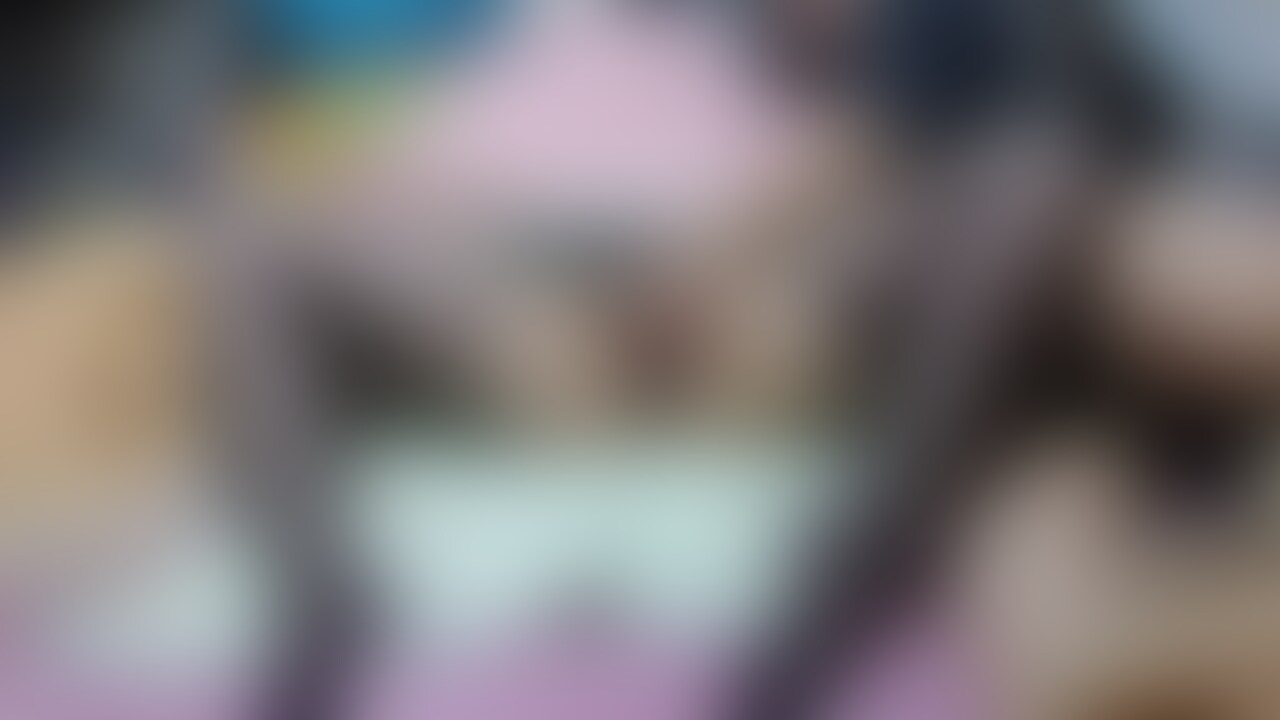 皆様ごきげんよう、欲人です。
今回のモデルもりお、です。
とあるプライベートの倉庫部屋での撮影。
黒ストのアソコとアナル部分を破ってそのまま玩具責め、
感じる度にじたばたと脚でも反応を見せてくれます。
バイブ責めされているシーンを強調し、りおの潮吹きも収録しています。 (2/2)