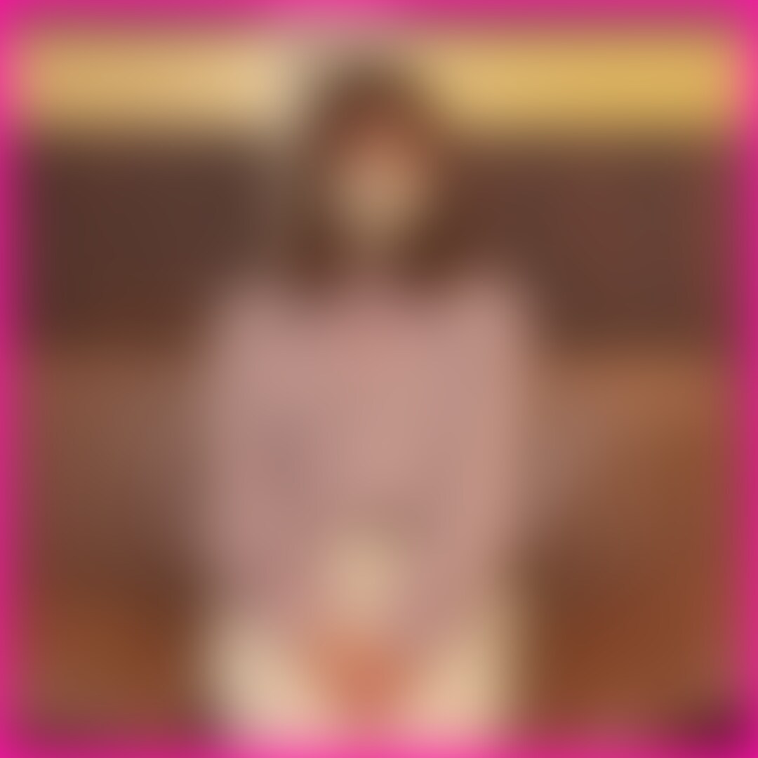 Page101:本編
看護学生の子との中出し解禁NTRです
遂にこの時を迎えたことに歓喜に震えています
丁寧に丁寧に接して
彼氏以上の快楽を与え続けた結果が
今回の中出しに繋がりました
しかも彼女はノーピルです
安全日ではあるけれど一か八かの無責任中出し
かましちゃってます
彼女のエロ過ぎる身体は何度見ても飽きずに
興奮させてチンポを即勃ちさせてきます
かなり従順になってきたのでもう遠慮はいらないでしょう
イボ指サックとデカディルドバイブで
おマ●コをバチバチに責めていきます
快感に顔は引きつり勝手に身体が動いちゃいます
彼氏に気を遣って言えなかった「気持ち良い」も
今は正直に発するようになりました
彼氏さんごめんね、彼女もう別の人だよ
肉棒しゃぶらせ馬乗りイラマで雑に扱い
生チンポを彼女に跨がせ自ら挿れさせます
突きまくっていると少しずつ子.宮が下りてきます
植え付けられる快楽にメスとしての本能が
ザーメンを求めるのでしょう
早漏彼氏とは味わえない濃厚ピストンをお見舞いして
最後は彼氏を裏切る無責任中出しかましました。。 (2/2)