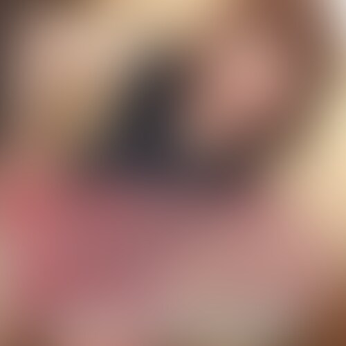 オナニー同好会会長の女子大生。
乳首オナニーが大好きな男子の為に
用意したアイテムが洗濯バサミだった。
両乳首を洗濯バサミではさみ
空いた両手はちんぽとケツの穴を
責めるよう男子に指示する。
勃起ちんぽを利き手でシコシコ。
ケツの穴を指でズポズポ。
手を上下させるたんびに揺れる洗濯バサミ。
男子の3点責め変態オナニーを眺めて
うっとりする女子大生。
最後は「変態オナニーでイケ!」と
命令して射精させてしまう…!
※アイテムとして「洗濯バサミ」を
ご用意いただけると更にお楽しみすることができます。
どんどん新作動画を公開していきます!
サンプルを気に入りましたら
「いいね!」「フォロー」「入部」をお願いします! (2/2)