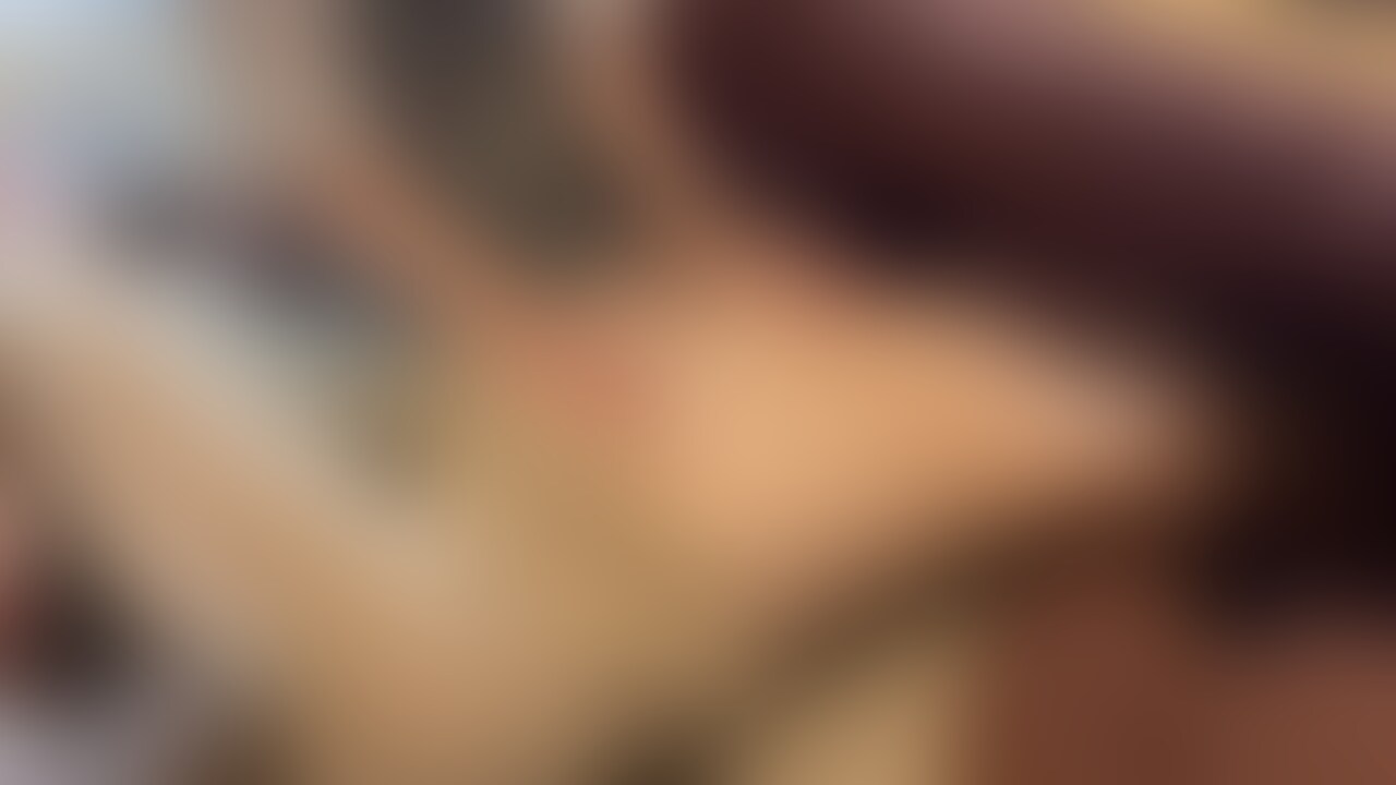 イケメン君が寝てる間に勝手に脱がして手を縛ってフェラと唾液手こきで勃起させて亀頭責めで悶絶させてイきそうになったら何度でも寸止め(笑)一時間近く私に寸止めされて限界そうだったから私の口の中で出させてあげた♡
身体ビクつかせてかわいかったな…/// (2/2)