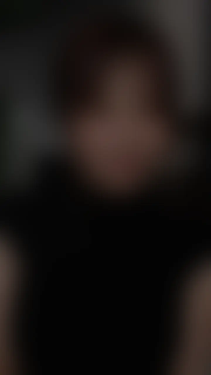 こんばんは、ももちです♡
今日の動画は…ちょっぴり生々しくて。。ほんとは見せるのすごく恥ずかしいんですけど…
勇気を出して、お披露目しちゃいますっ( ´ᴗ⸝⸝⸝ᴗ`)💓


実は今回――
ももちが人生で初めて買った大人のおもちゃを使ってオナニーしちゃいました…㊙️


タイトルにもある通り、ちょっと可愛い“ミニサイズ”の短小おちんぽ💕

普段のと比べたらぜんぜん小さくて、なんだか愛おしいサイズ感。
「これくらいじゃ感じないでしょ～」なんて余裕ぶってたのに……


ミニサイズだからこそ、すっぽり根本まで咥え込んじゃって…ちょうどイイところにぐりぐり当たって、おま◯こキュンキュン締まっちゃって…💦
【サンプル動画で確かめてください︎㊙️】


「こんなはずじゃなかったのに。。」って思いながらも、だら～っと白濁汁が垂れちゃうくらい…
本気で気持ちよくなっちゃって……もうバレバレ💦💦


最後は激しくピストンズボズボ🍼
「おちんぽ…きもちぃぃぃぃ…♡」って、こころから思ってしまいました(///ω///)

短小ちんぽだなんて言っちゃったけど…
このサイズ感、ももちのおま〇こにはジャストフィットで、、ぎゅうぎゅう締め付けちゃいました︎。。︎💕︎


ももちの手の動きと一緒に、気持ち良くなってもらえたらすーっごくうれしぃです👉🏻👈🏻⸝⸝⸝💭

そして、良かったらモチベーションが爆上がりしちゃうので感想や、お気に入り★での応援よろしくお願いいたしますっ🥰🥰😍 (2/2)