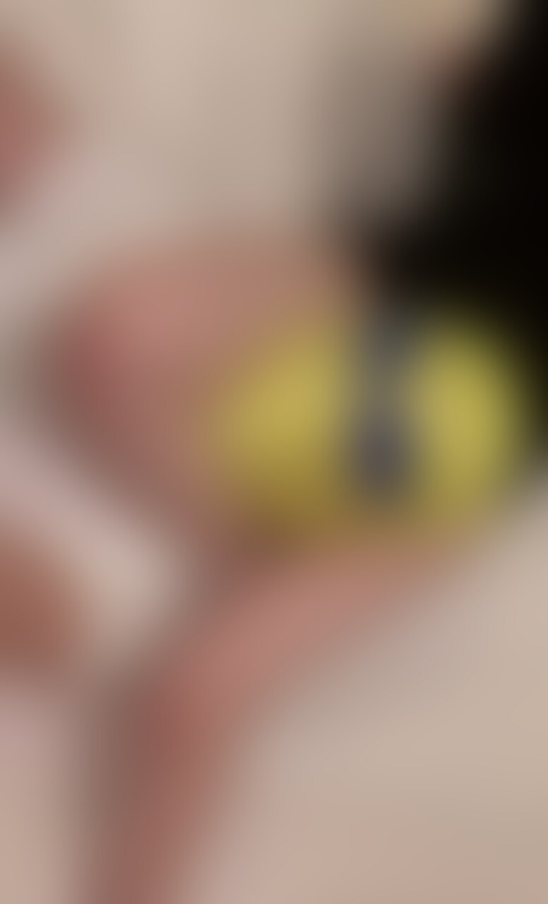 のの様の太もも絞め
のの様の鍛えられた太ももにがっちり捕まってしまったM男。もがいてももがいても決して逃げることは出来ません。大きな男がどんなに暴れても一向に逃げることが出来ず思わずタップ。そんなM男にのの様は、足で弄んでだり乳首を弄んでだりやりたい放題ののの様 (2/2)