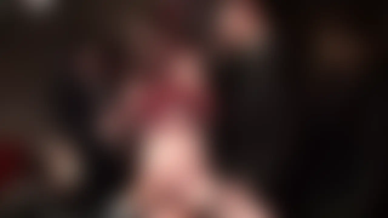 20代前半の頃からSMチックなプレイに興味があったけれど交際相手にも言えないし・・・。そんな中、このサイトを知ったそうなのですが参加する事は考えていなかったそうです。しかし、交際中の彼との結婚が決まった時期に、このサイトを思い出して結婚する前に体験してみたいと思ったそうです。 今回、はじめての企画参加で複数プレイを体験します。 参加応募のメールにもありますが無理やり的なプレイに興味があって、なんでも体験してみたいそうです。こんな13人の男性で次々にセックスして羞恥していきました。未経験だったアナルセックスで3穴同時挿入で男達のチンポが体中のエッチな穴に入れられていきます。花嫁さんの羞恥をじっくりと見てください。婚約者さんの知らない場で大勢の男性に射精されていきました。 (2/2)
