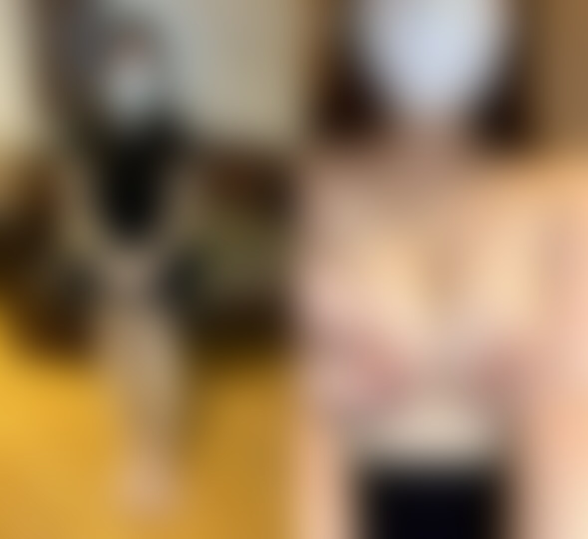 【先行公開】ガードの堅い爆乳女　「イッちゃい、ました…♥」敏感乳首を弄られ電マで外イキ

＝＝＝＝＝＝＝＝＝＝＝＝＝＝＝＝＝＝＝＝＝＝＝＝＝＝＝＝＝＝＝
いけそうな爆乳っぽい女をＧＥＴ！

少しだけなら、

といいつつ、ホテルまでついてきちゃいました。

お堅そうな見た目でしたがラッキー。



いつも通り服をチェックしながら

ブラを覗こうとすると、

結構抵抗してくる…

しかし謝　アップの話をしたら、

あっさりパンツ見せてきました（笑）




着やせするタイプのようで、

脱がせるとめちゃくちゃおっぱいが大きい！

大当たりの予感を感じながら、

揉みつつ電マを取り出します。



私感じませんスタイルを貫いてましたが、

段々気持ちよくなって声が漏れだしてます。

最後はおっぱい揉まれながら、

クリに押し付けてあっさり外イキ

恥ずかしそうにハニカミながら、

「イッちゃい、ました…♥」




で、そのあとは…


「いいね」をたくさんもらえると投稿頻度を増やす励みになります。頑張ります。
=============== (2/2)
