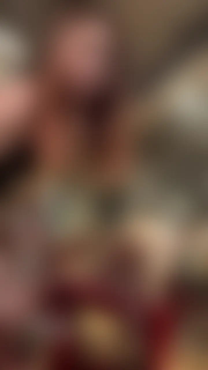 足を縛られ、逃げ場を失った彼の前に立つのは、可憐で残酷なりな様。
優しさの裏に隠された圧倒的な支配。
痛みも恥ずかしさも、すべて快感へと変わっていく。
可愛い笑みのまま、彼の心を壊し、満たしていく——。 (2/2)