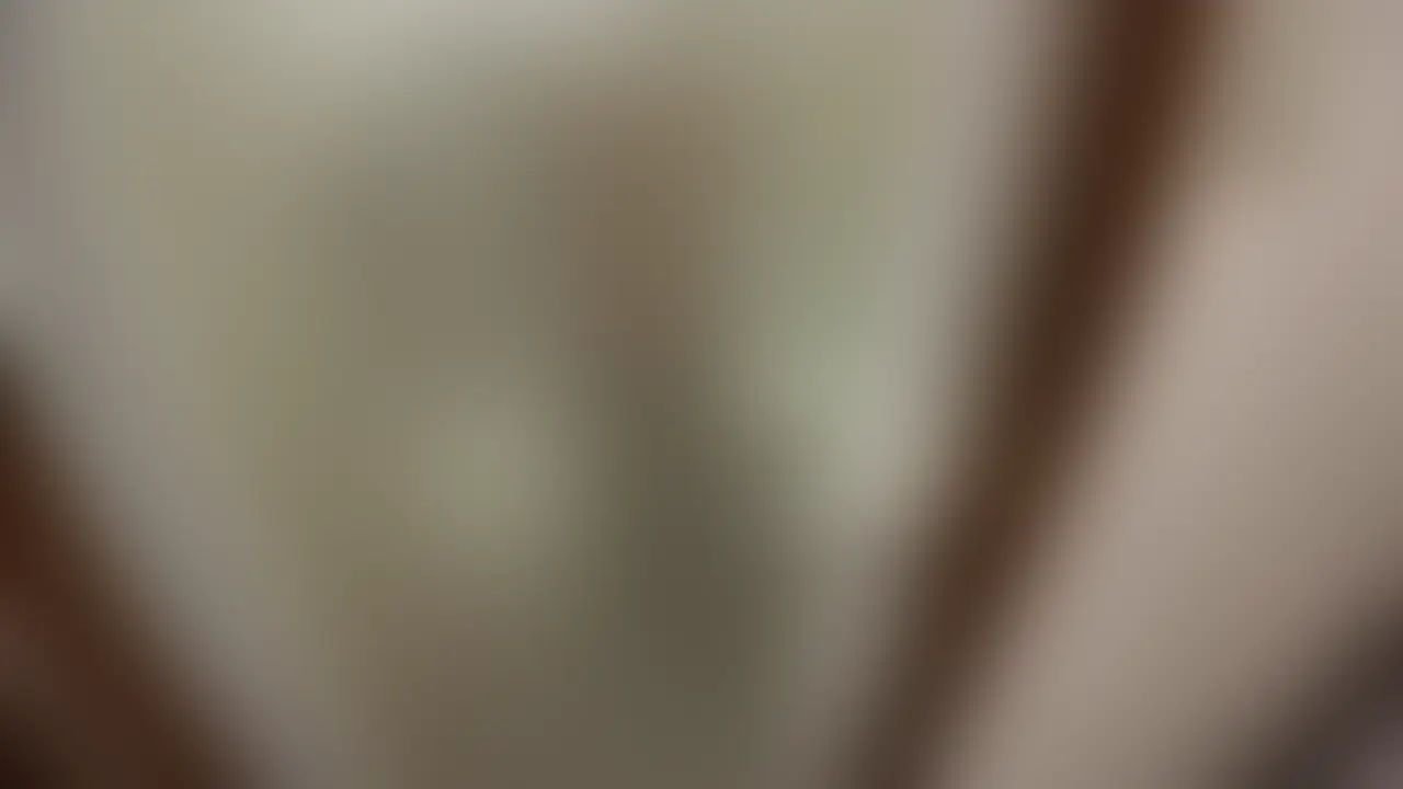 1人でシャワー浴びてたら旦那がいきなり入ってきて、そのままいちゃいちゃモード突入💕
シャワー中にフェラさせられた時にもうすでにおまんこびちょびちょに🫣
お風呂でぴちゃぴちゃエッチな音立てながら手マンされてイっちゃう💦
お返しの濃厚フェラでおちんちんカチカチにして、そのまま立ちバック挿入💕
浴室の狭い中で立ちバックされるの気持ちよすぎる😳
最後は手コキフェラで大量にぶっかけられた💦 (2/2)