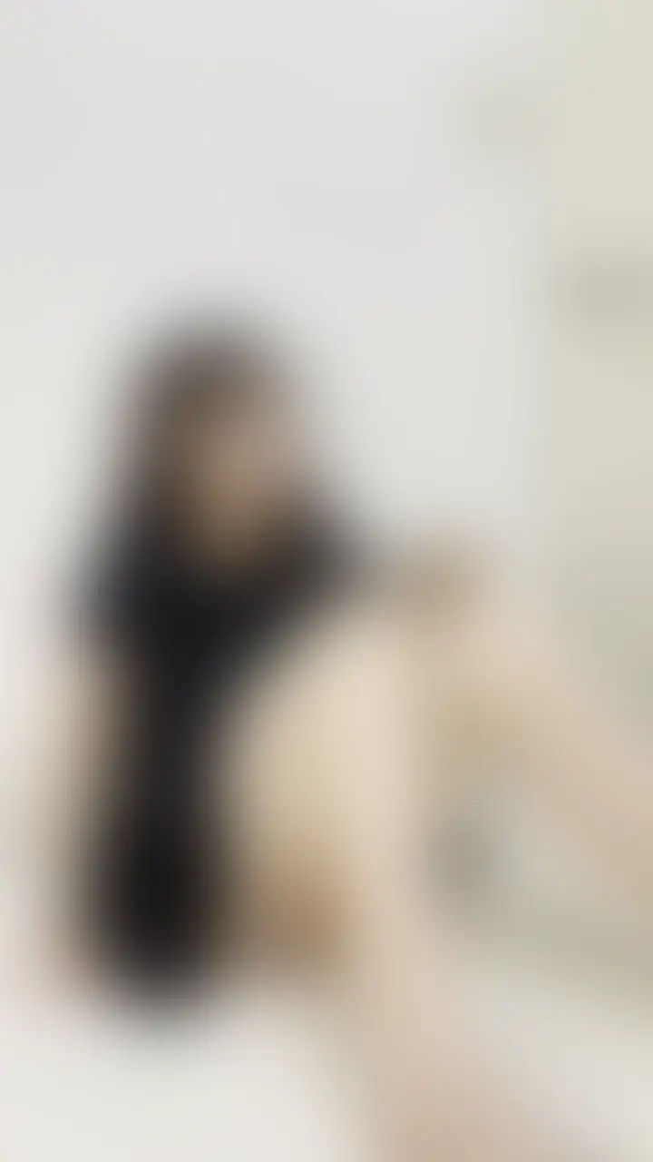 オナ指示🤍母乳Fカップの乳首コリコリしながらシコシコ連呼しちゃう///
右の【いいね】や【保存】もしてくれたらうれしいです🤍

あやねを見てシコシコしてたのを見つけて
えっちな言葉でオナ指示しちゃいました…///

あやねも乳首コリコリしてたら
母乳がぴゅーって出たりたらたら垂れたりして
めっちゃ恥ずかしかったです。。

いっぱい気持ちよくなってほしくて
ちょっといじわるもしながら
「シコシコ」たっくさん言いました😣💓

あやねが見ててあげるから
いっぱい出していいよ…🤍 (2/2)