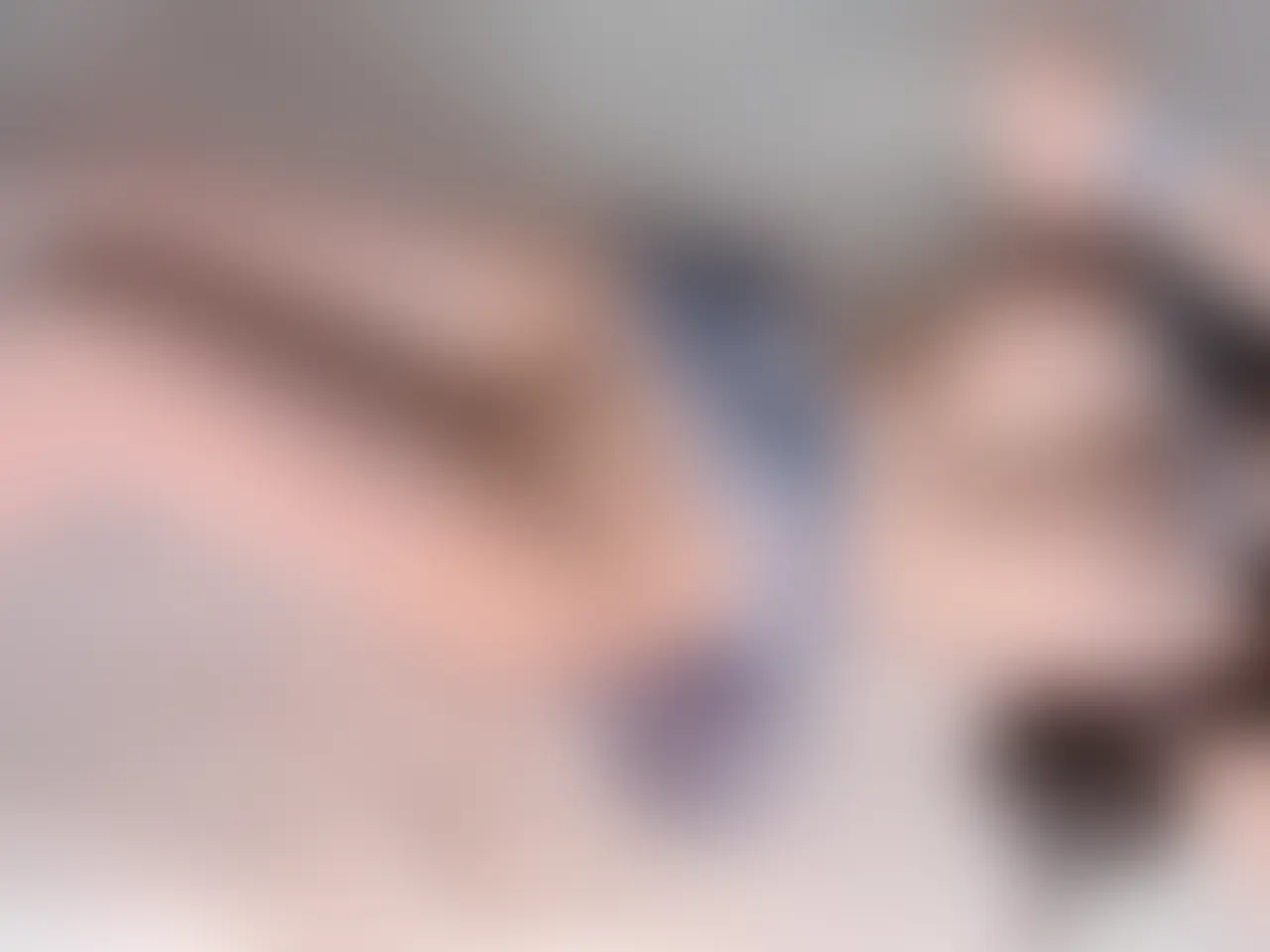 吸うおもちゃが気持ちよすぎて思わず腰が、、、
ビクビク〜って動いてもクリちゃん吸われてて引っ付いててなかなか取れない〜💦
ヘコヘコ動いてる間にまたイッちゃった💧♡
乳首もびんびんで恥ずかしい〜
すぐにピンって立っちゃうのは
いっぱいさわさわしちゃうからだね꒰ᐢ⸝⸝´ඉᯅඉ⸝⸝ᐢ꒱🍼
明るい時間帯からのおなにーは背徳感です꒰ ྀི ∩⸝⸝∩ ꒱♥︎
ぜひ見てみてください♡
いっしょにおなにーしよ💓 (2/2)