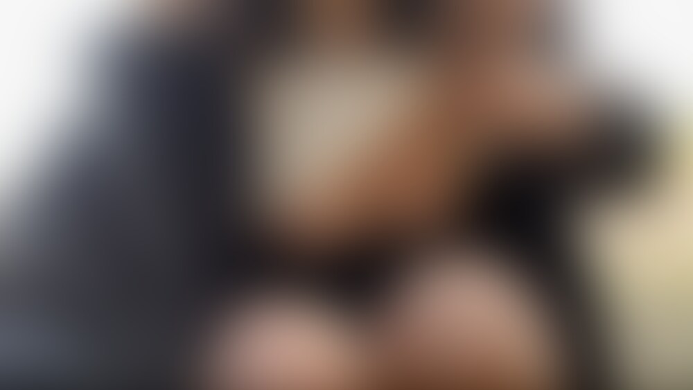 今回の動画はお昼の公園でノーブラ散歩をする動画です💕
散歩中に人とすれ違う時も、セーターで乳首が刺激されるのも感じちゃいます😖
良かったらコメントで感想を教えてね♪ (2/2)