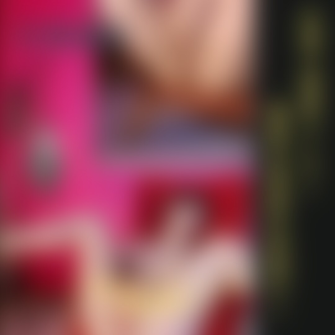ノーパンヨガ🧘‍♀️シリーズ4💖🎉✨

今日はノーパンじゃなくて全裸でヨガです🧑‍🏫
椅子を使った簡単でエッチなヨガなので
よかったら一緒やってみませんか？

おまんこの拡大ショットを撮るため
2つのカメラで撮りました😊
でも、拡大してもモザイクが濃くなって微妙💦
絵的には面白いかも？！ (2/2)