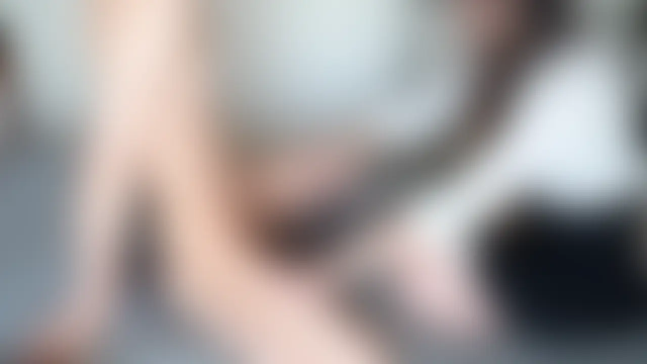 美人なお姉さんにフェラと手こきで責められ続けて壊されちゃいました。。。 sample 1