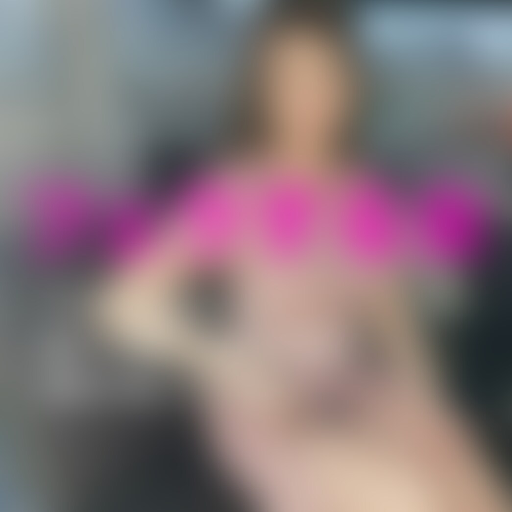 「アプリで出会った、美パイ美マン女子大生が車内で抜いてくれた」
　フェラする女 FSO-034


いつもは街で声をかけているのですが

先日出会った女の子が「アプリでよくやってる」（笑）って言ってたので

アプリでナンパしてみました。

やはり業者が多いんで難航してたんですが

業者を見分ける方法がなんとなくわかってきた頃

ついにゲットしちゃいました！！！

待ち合わせ場所に現れた彼女は、かなりの美人さん！

しかも脱いだら、美パイ！！！

しかも、美マン！！！

色が白くてもっちもっち。

フェラもめちゃくちゃお上手です。

こんな子がセフレだったら最高ですね。

何とかつなげたいなんてことを考えながら

ノーハンドからのパイコキでフィニッシュです（笑） (2/2)