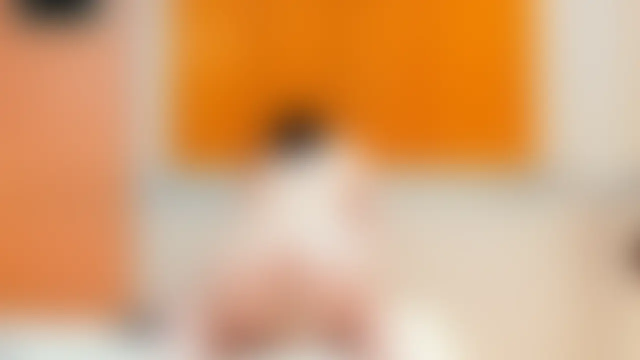 おけつ「おけつ🍑です おけつブラックホールメンバーの方へのチェキ抽選動画の予告！お尻から最初に出てくるのは！２枚目の画像から色を指定してメッセージ下さい。正解者の中か」の投稿サムネイル