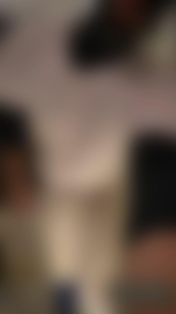 汚れた白ユニパンと靴下。 sample 1
