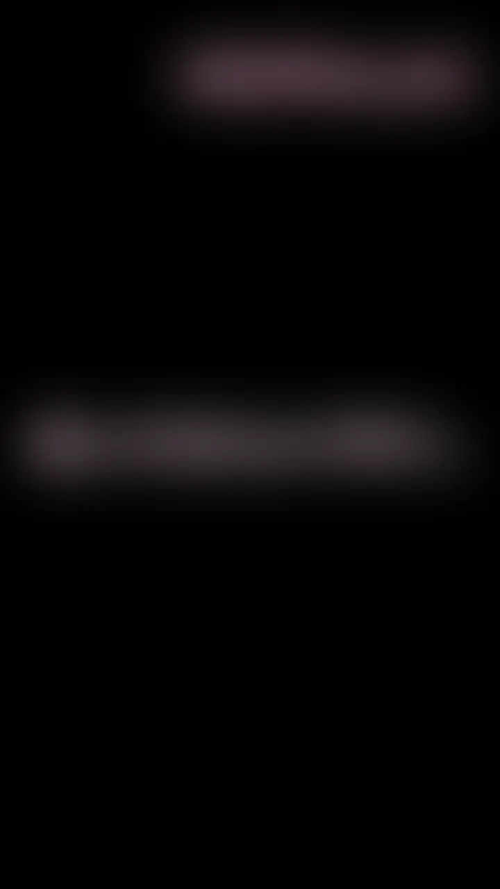 ローライズのショーパンをさらに腰履きして上半分は紐Tバック丸見え♡なんなら🍑お尻も半分出ちゃってる🤦♀️!お店にお買い物に行ってこんな痴女丸出しのネーチャンいたらラッキースケベ確定ですよね🥹近づいてきてお尻を軽く当ててこられたりしちゃったら「お姉さんホテル行きません?」て言いたくなりますよね笑
ちなみにこの日、店内で男性からはスケベな嬉しい視線を沢山頂いたんですけど、、、
女性客からは ( #・᷄ὢ・᷅ )𝙃𝙪𝙝? みたいな感じで睨まれるばかりでした🥹若い方はそうでもないんだけど、ご年配のマダムの方々……💦 (2/2)