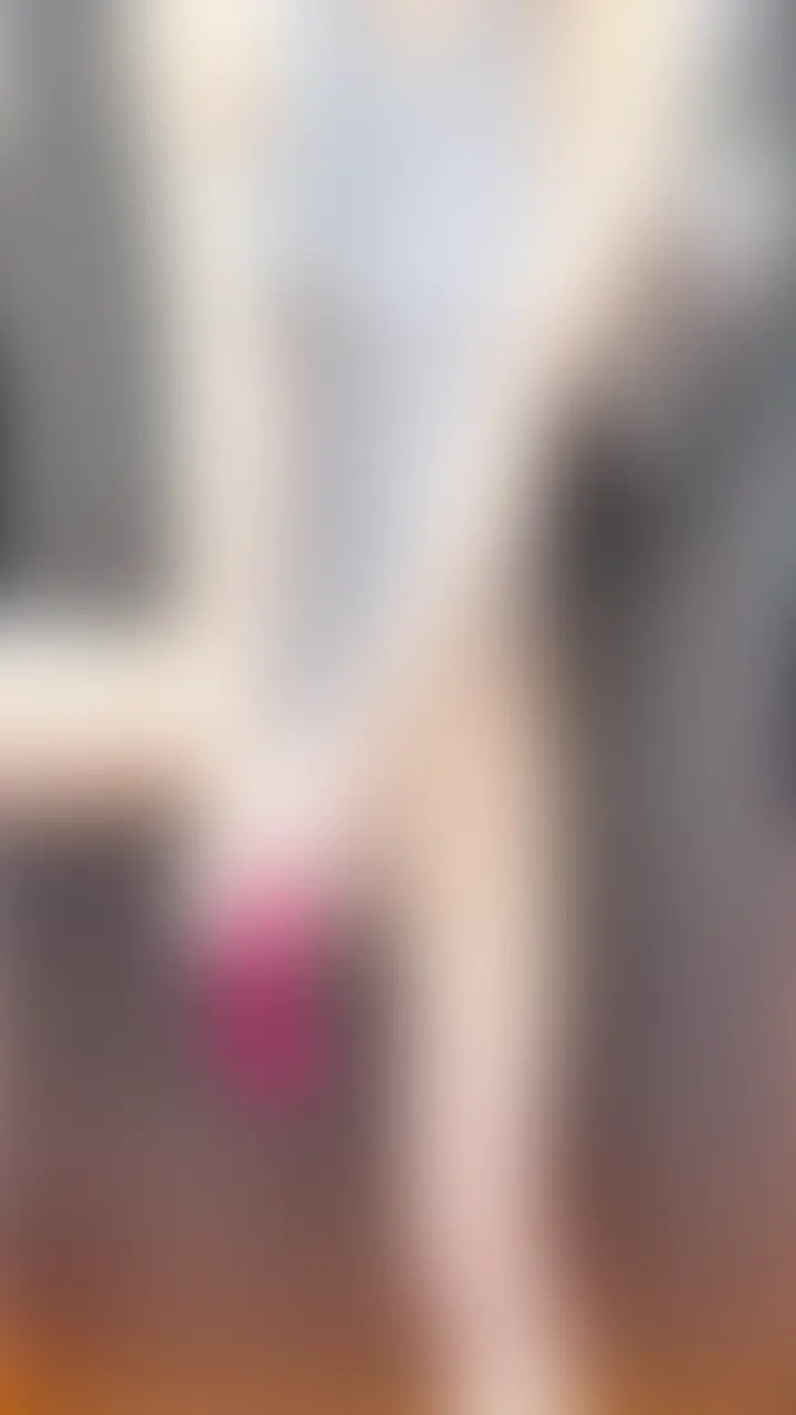昼間の人通り多い街中で青〇セックス!立ったままビクビク痙攣絶頂しちゃった… (2/2)