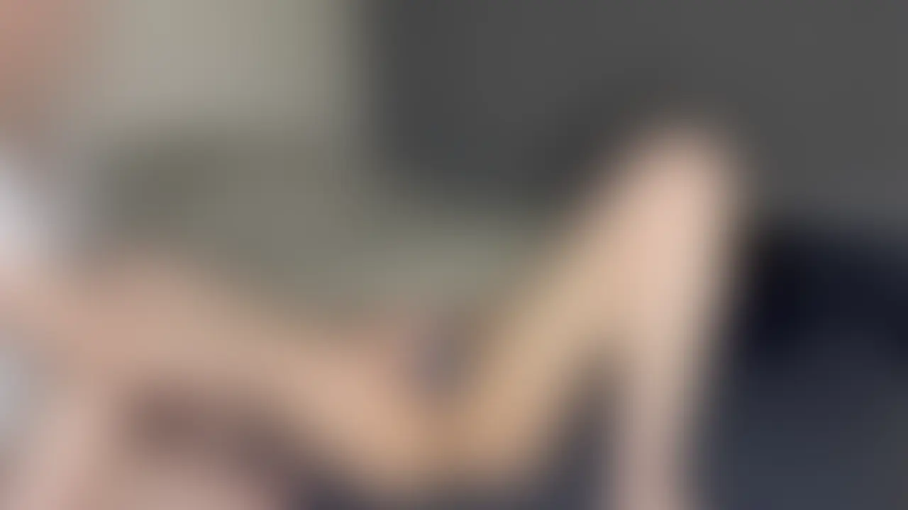 今回は変態アングル多めです！

ソファの上でイチャイチャセックス！
結合部もしっかり見えますがなんと言っても
揺れる巨尻、美乳がたまらなくエロい...！

もうセックスではなく交尾...
さすがに最後はバックで激しくオナホ使い！ (2/2)