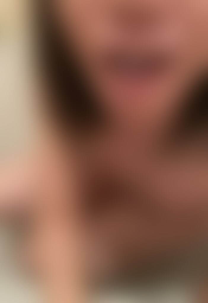 妻とのホテルデート✨
平日の昼間に、妻との2人きりの
時間が出来たのは、約1年振り。
用事を済ませて、残りの時間でホテルデート。
お馴染みの、「一般家庭のリアル」では
○○○がいる家庭での夫婦生活をお送りしておりますが
たまにはホテル行くのも刺激的ですね😌
いつも以上に声を荒げ、
メスの表情を沢山見せてくれました。
使ったことのないデカ電マで秒イキ。
ピチャピチャと卑猥な音を奏でておりました。
そして過去にまだ収めたことのなかった、
口内フィニッシュを収録しております。
◯内容
キス〜手マン〜電マ愛撫〜口内射精
モザイク : 顔、局部
再生時間 : 12分27秒 (2/2)