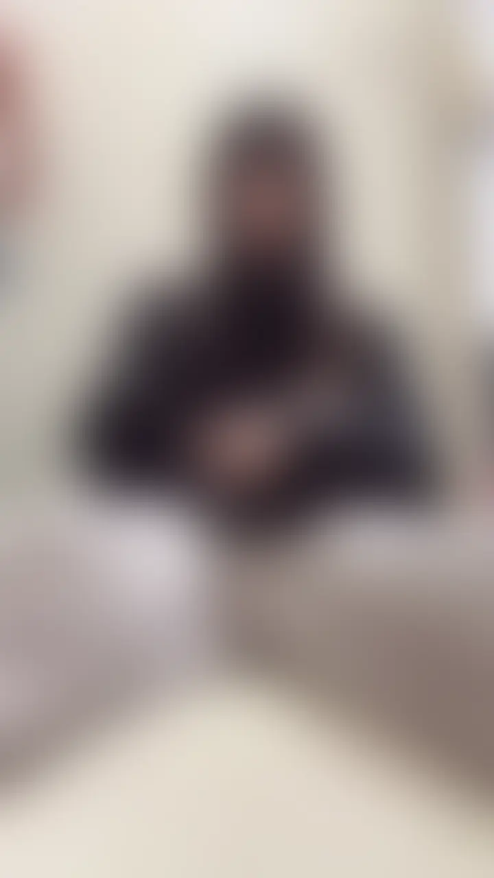 【プレミアムぷらん以上限定 すっぴん顔出しぶっかけオナニー】
1日何もない日はできるだけ、化粧とかもしたくない❕
でも、えっちな姿は撮りたいしオナニー毎日したい♡
プレミアムぷらん以上加入者様限定で、今後一生見ること
ができない私のすっぴんを公開します❕
普段化粧濃いからすっぴんみたらびっくりするかも、、、
すっぴんブサイクだからって引かないでね、、、🥺
なんで画面にぶっかけたいかっていうと、
見てる人にわたしのオチンポミルクをぶっかけたいの❕
ぶっかけられるのを味わって欲しくて、毎回画面ぶっかけをチャレンジしてます、、、♡
わたしのおちんちんのドアップはもちろんのこと、おちんちんからドピュドピュ出ちゃってるのも画面全体で味わえます❕
結構大きな声で喘いじゃってるから、見られるのが恥ずかしい、、、🫣♡
こんな顔面可愛いのに、でっかいおちんちんついてるのなんてありなの!?笑
ニューハーフ/男の娘が興味なかった人でも、私の虜になって欲しいいいいい♡
可愛かったらオチンポついてても許されるよね、、、?笑 (2/2)