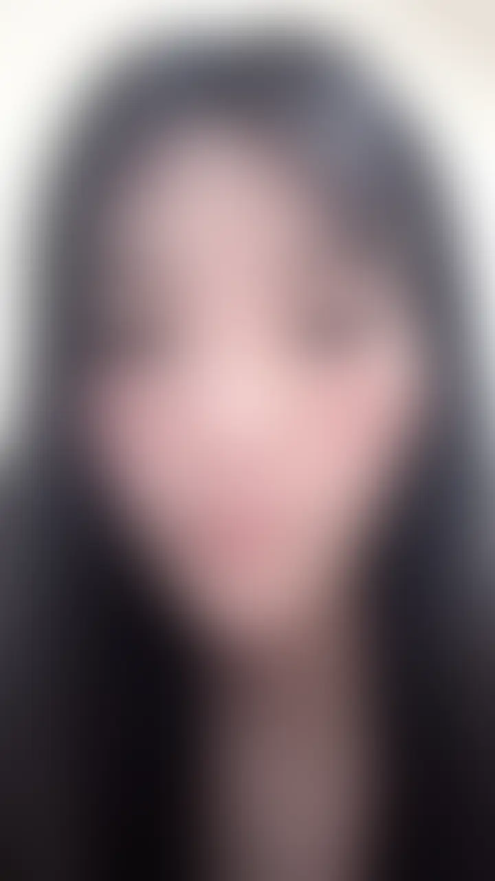 （12/1）1つ前の動画にある通り、これからは私服でのオナニーとおしっこをメインに投稿していきたいと思います♪
今日は、生理になってしまったので床オナニーしちゃいました.. 床オナほんとに気持ちいい大好き..動画にしてないけど実は毎日してます笑

#私服
#オナニー
#変態
#女子大生
#貧乳
#スレンダー
#モデル (2/2)
