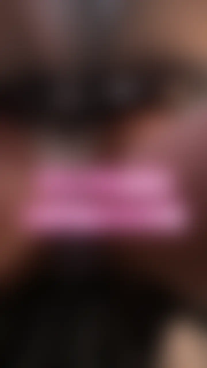【電車痴○】ファンにお願いしてリアル体験させてもらいました。興奮して早くまたしたいかも。。。！初体験なのに奥で中出しされました。。。 

ずっと妄想していたシチュエーションをついに実現…！
ファンの方にお願いして、電車の中で“中出しされる”初体験を体験しました。

知らない人に囲まれ、逃げられない状況でどんどん興奮が高まっていく…
最初はドキドキだったのに、気持ちよすぎて最後は奥まで…。

リアルな空間で繰り広げられるスリルと快感、ぜひ体感してください。
この感覚、クセになりそう…もっとやりたいな。

[250214] (2/2)