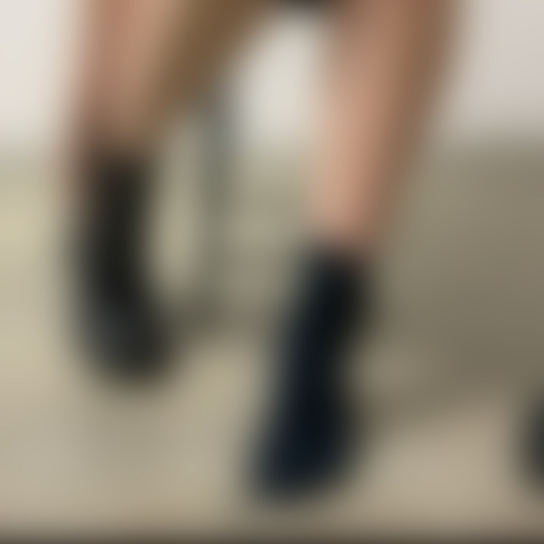○○○女子大生(22) みさきちゃん
抜き打ち足チェック動画
足のサイズ:23cm
みさきちゃんには何も伝えず、
撮影場所に来たタイミングで足のコンディションを
見るという、抜き打ちで足のチェックをした際の動画になっています。
この日みさきちゃんは3日洗ってない靴下で撮影に...
み「足を洗ってから撮影するかと思った笑」
ーもちろん女性のリアルな足を堪能したいから
洗わせません笑
匂いのチェックも。
果たして、みさきちゃんの足の匂いは...?
※みさきちゃんの足舐め動画は今夜20時に更新。 (2/2)